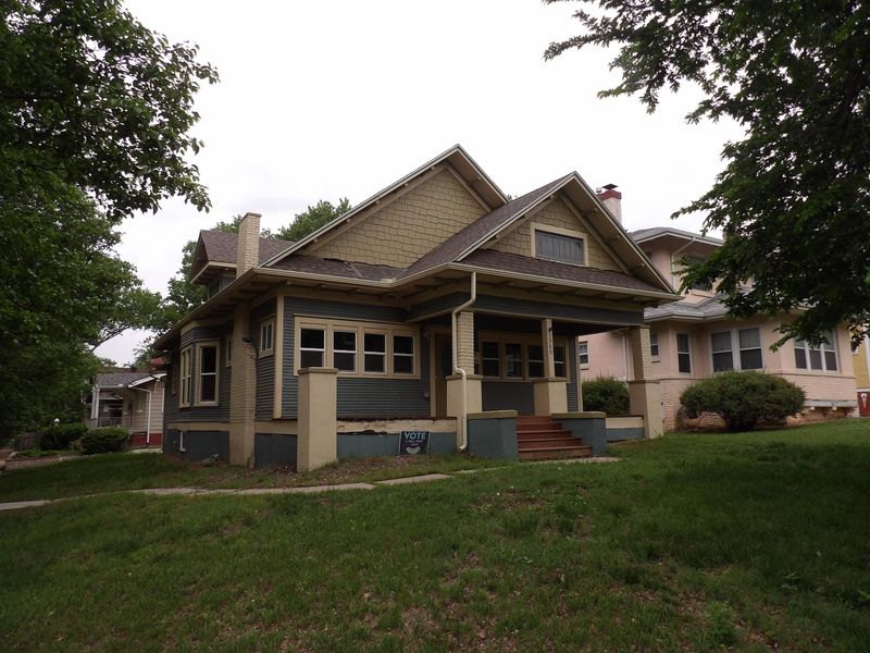 3900 E Douglas Ave, Wichita, KS 67208