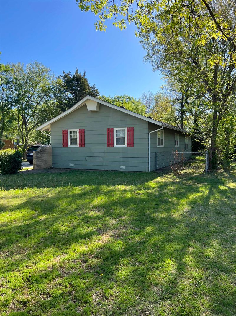 2856 Fairmount Ave, Wichita, KS 67220