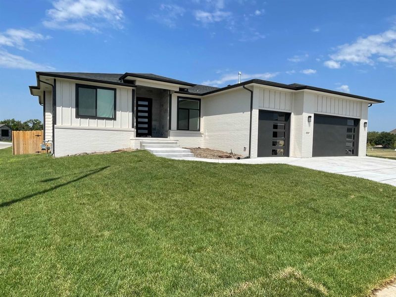 5115 N Lycee St, Bel Aire, KS 67226