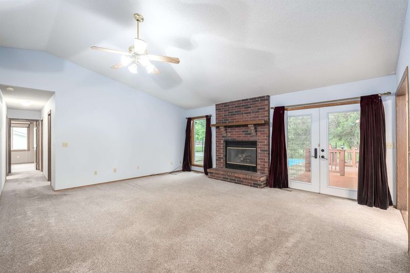 619 N Tristan Dr, Mulvane, KS 67110
