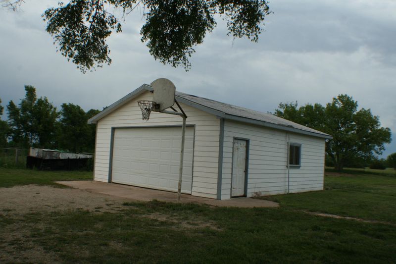 3354 SW 90th St, Augusta, KS 67010