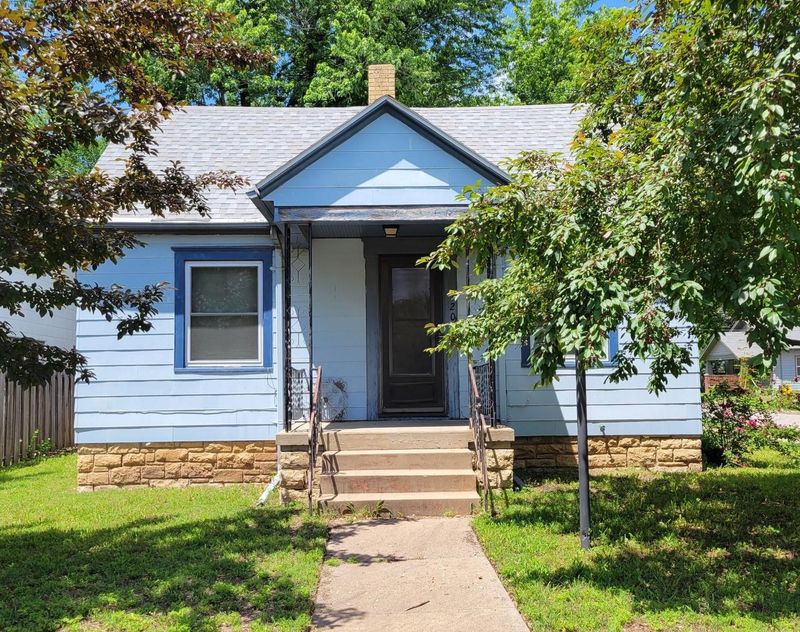 720 E 9th Ave, Winfield, KS 67156