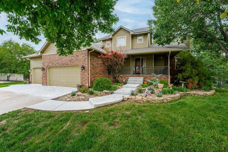 557 W Grace Ave, Andover, KS 67002