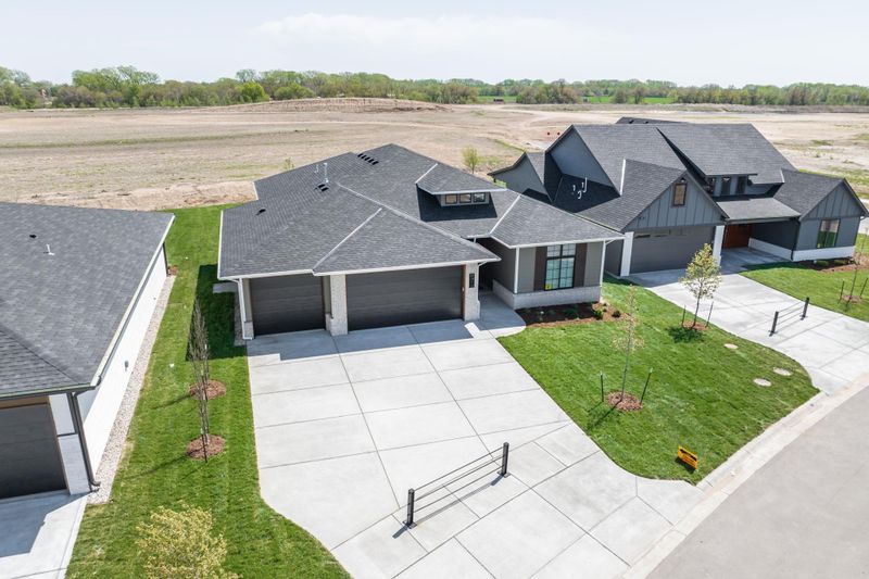 8312 Waterway Ct, Maize, KS 67101