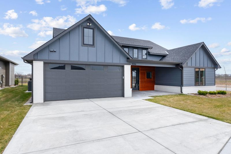 8306 W Waterway Ct, Maize, KS 67101