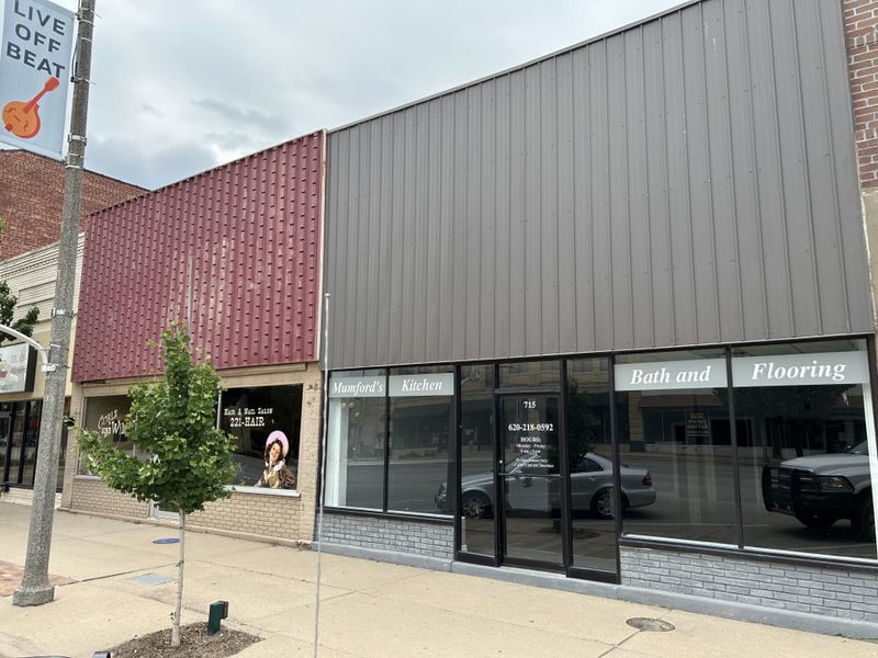 715 Main St, Winfield, KS 67156