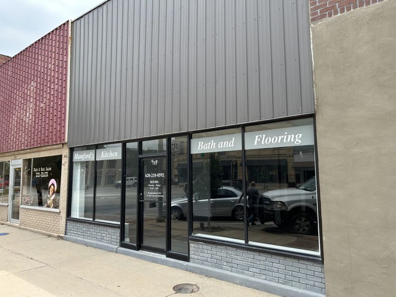 715 Main St, Winfield, KS 67156