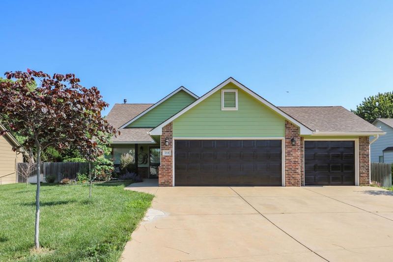 214 W Harmony Cir, Rose Hill, KS 67133