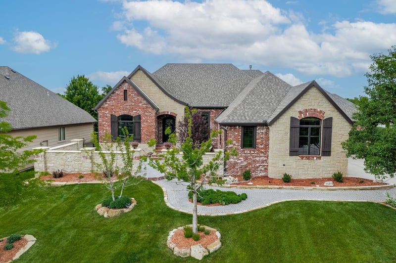 2557 N Rosemont Ct, Wichita, KS 67228