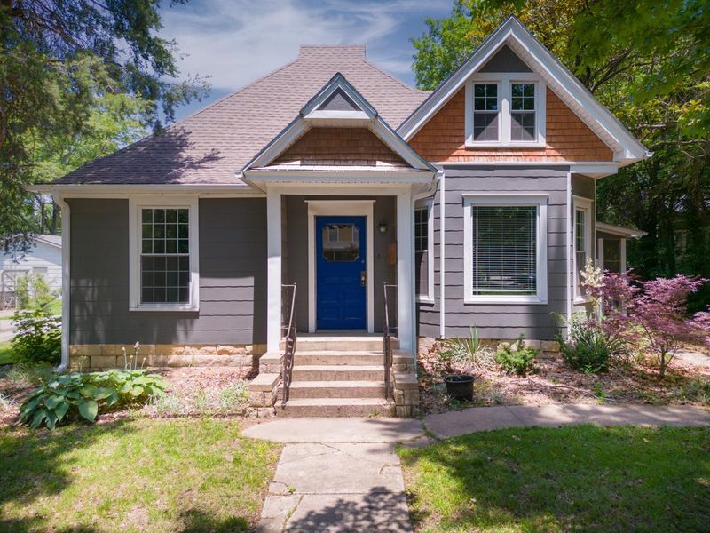 1214 E 9th Ave, Winfield, KS 67156