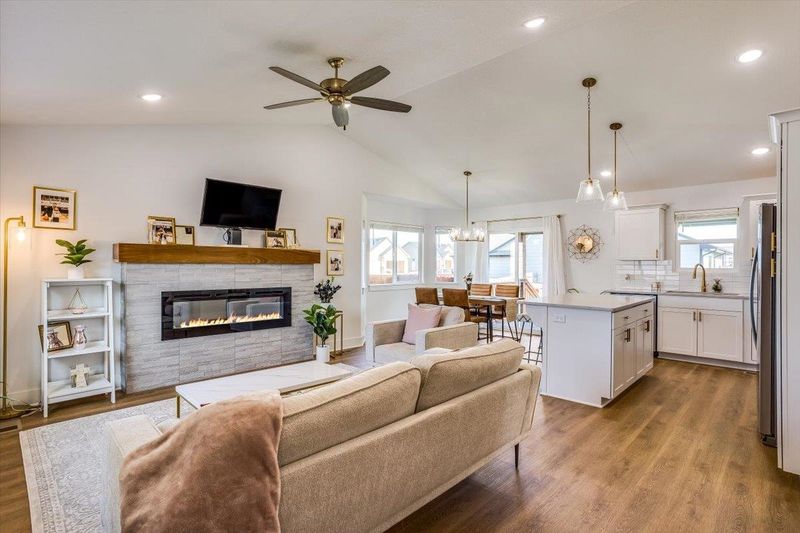 8588 E Chris St, Bel Aire, KS 67226