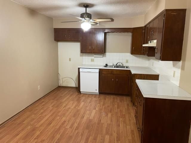 424 Meadowbrook Dr, Newton, KS 67114