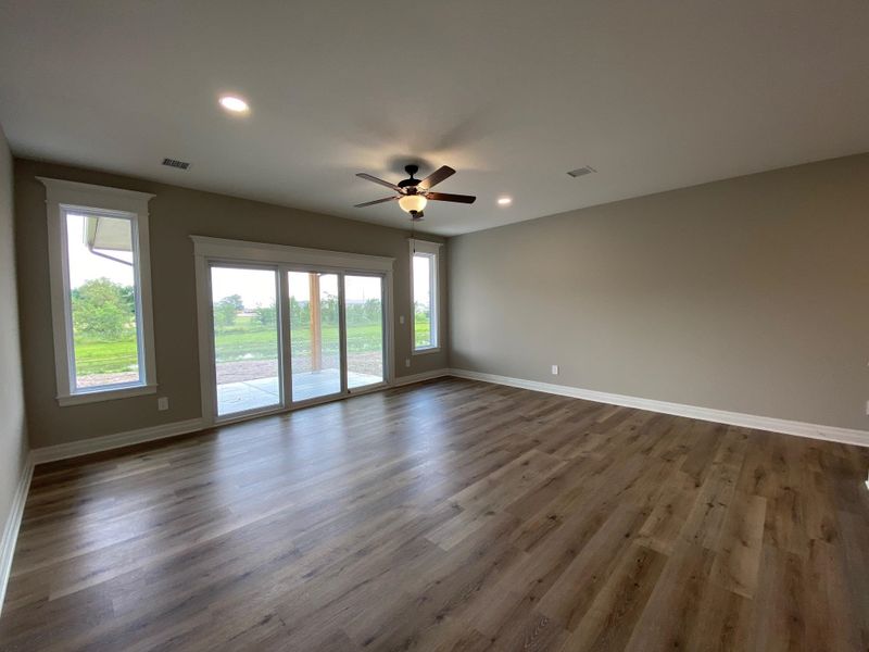 908 N Cloverleaf St, Goddard, KS 67052