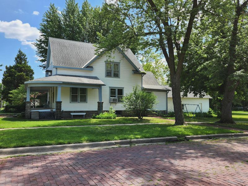 525 N High, Newton, KS 67114
