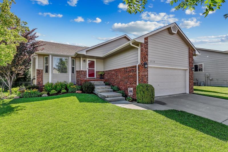 2510 N Fieldstone St, Andover, KS 67002