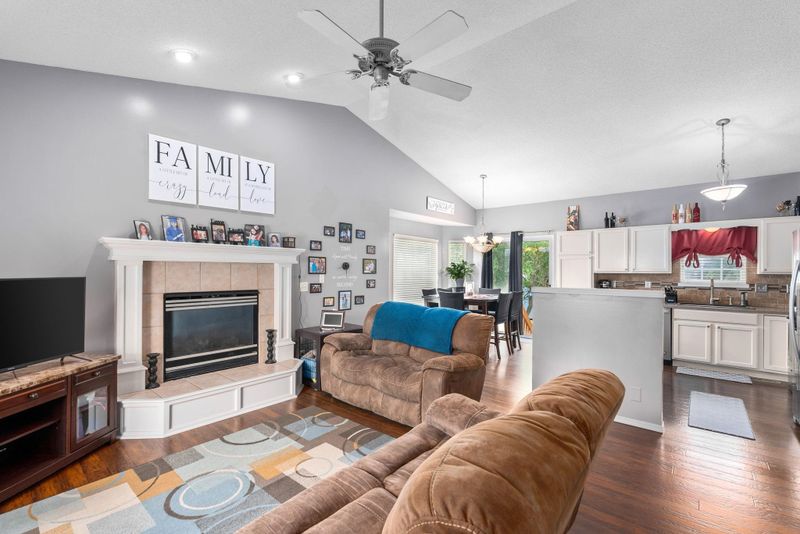1641 N Prairie Run Cir, Mulvane, KS 67110