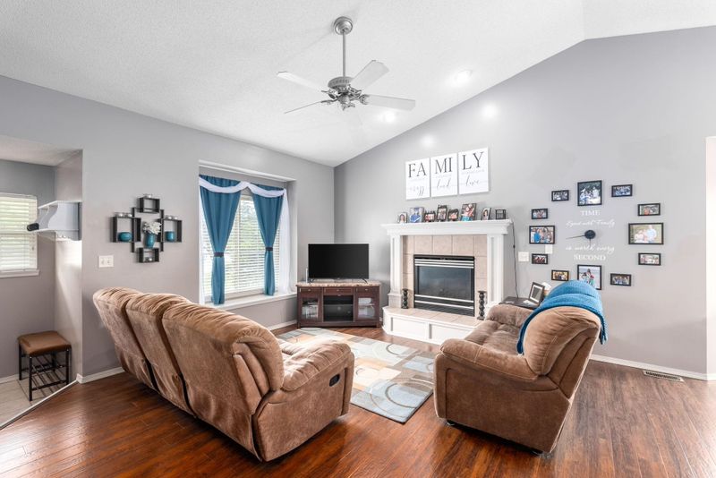 1641 N Prairie Run Cir, Mulvane, KS 67110