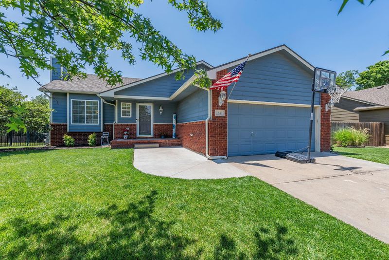 1641 N Prairie Run Cir, Mulvane, KS 67110