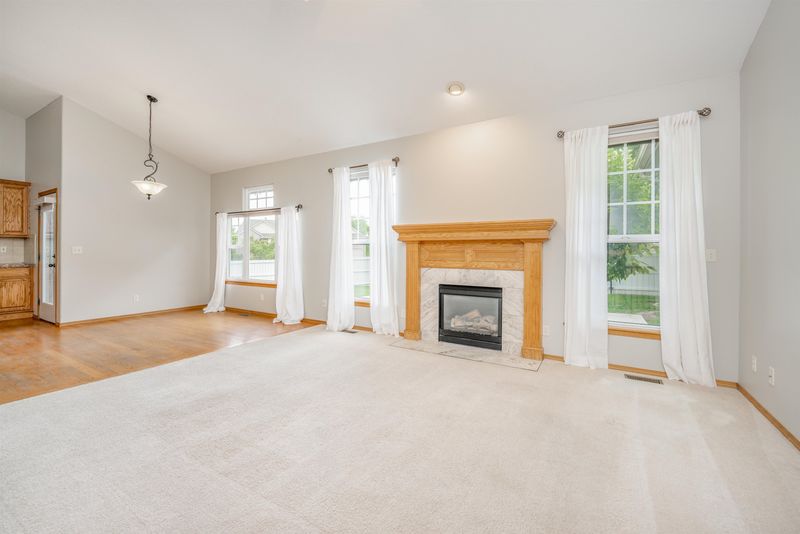 900 E Stone Path St, Derby, KS 67037