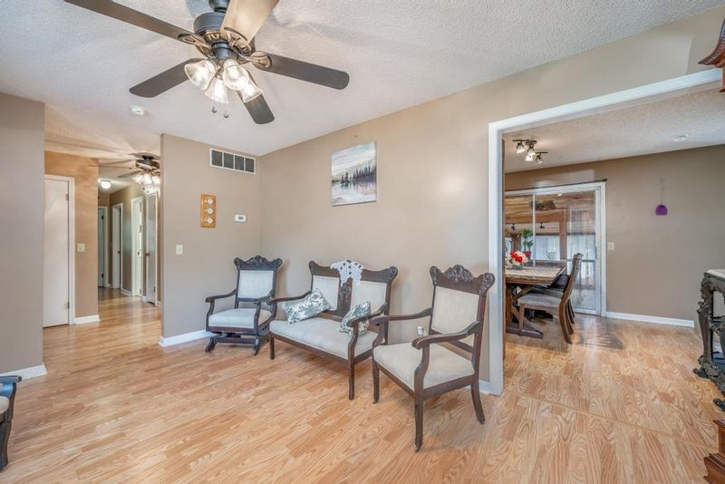 12 N Lakeview Ct, Goddard, KS 67052