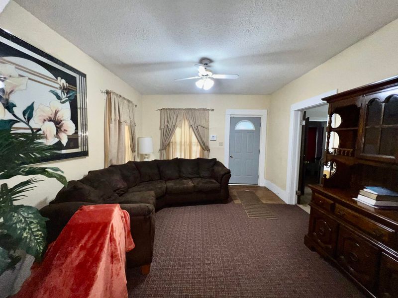 2501 E 2nd St N, Wichita, KS 67214