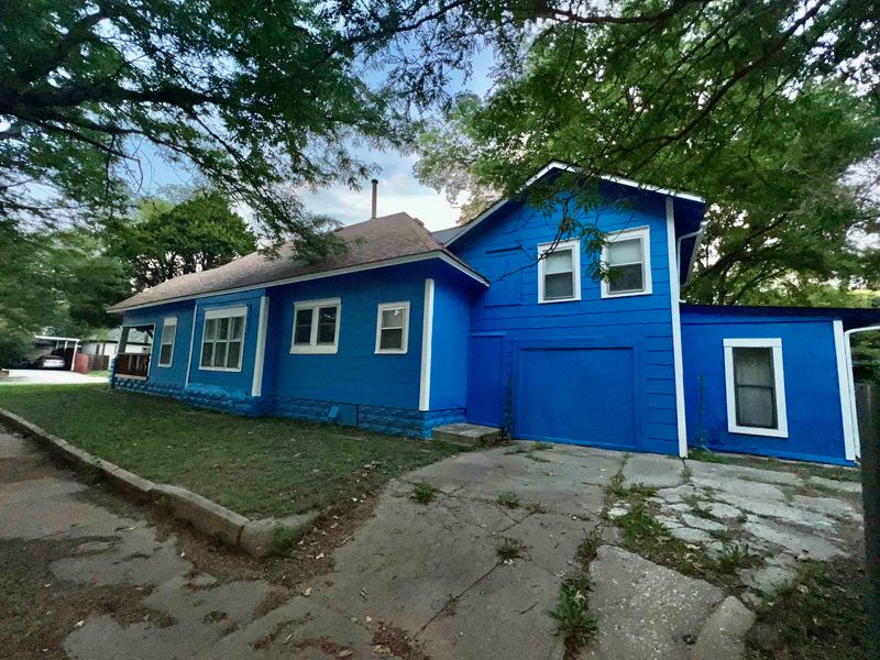 2501 E 2nd St N, Wichita, KS 67214