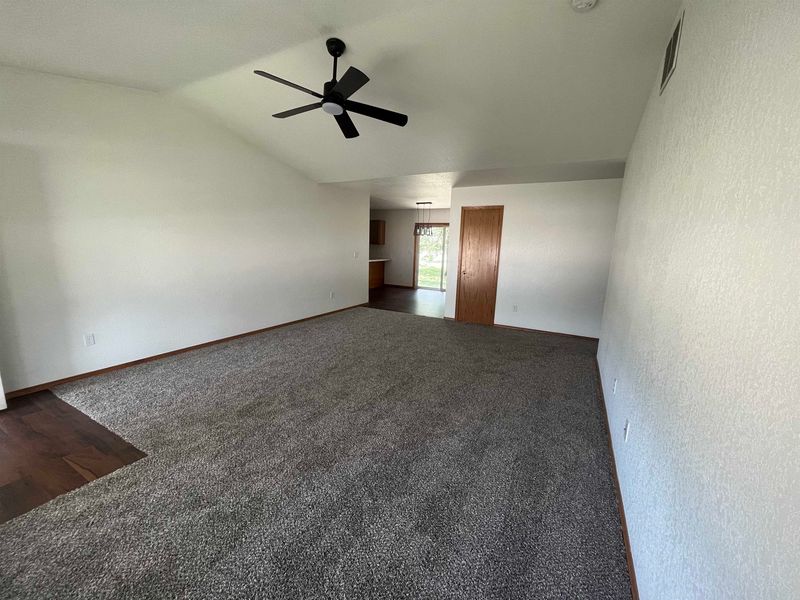 929 N Main St, Eureka, KS 67045