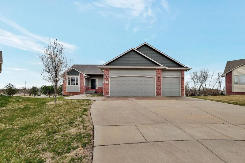 430 Quail Run Ct, Andover, KS 67002