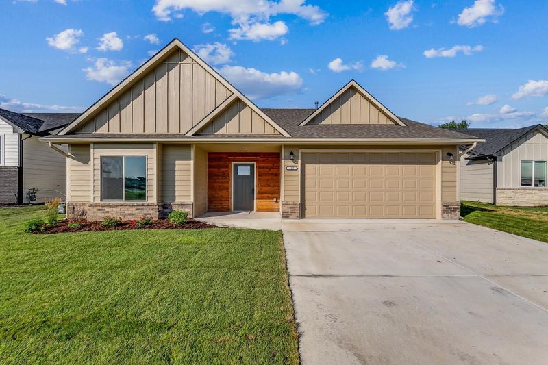 439 S Sweetwater Rd, Maize, KS 67101