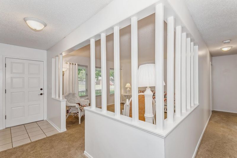 723 S Surrey Ln, Maize, KS 67101