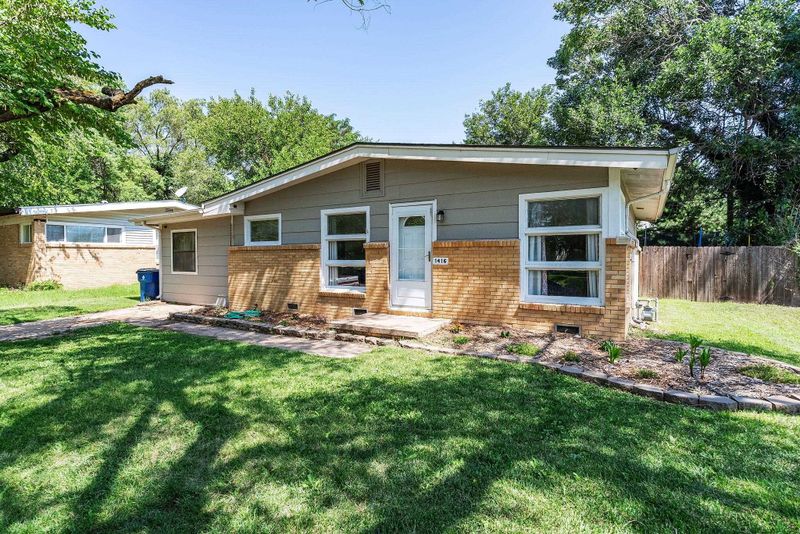 1416 E Cloverdale Dr, Park City, KS 67219