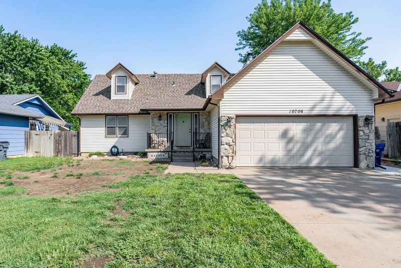 10706 E Countryside St, Wichita, KS 67207