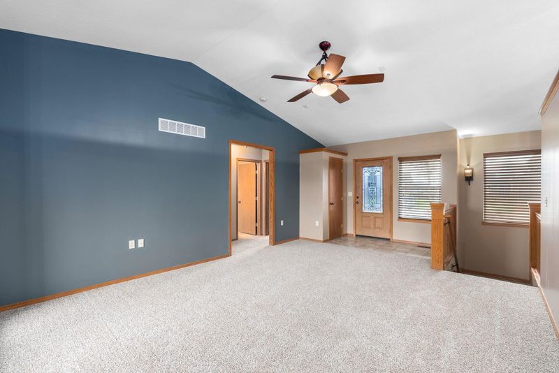 1113 E Red River Cir, Clearwater, KS 67026