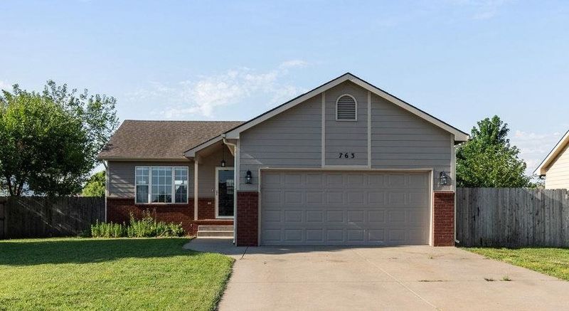 763 E Forest Ct, Haysville, KS 67060