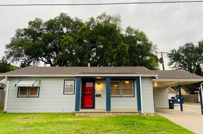 218 W 6th, Halstead, KS 67056