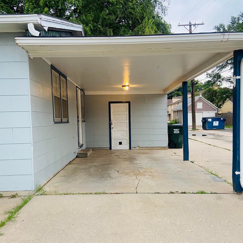 218 W 6th, Halstead, KS 67056