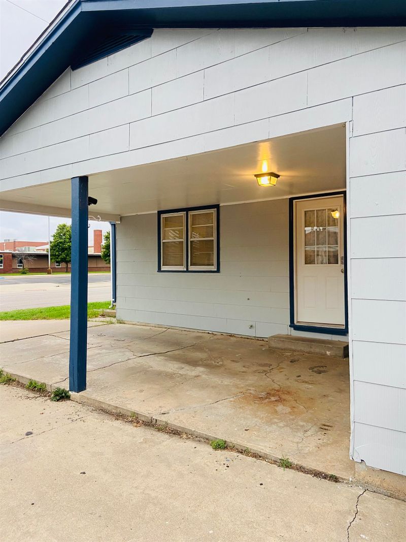 218 W 6th, Halstead, KS 67056