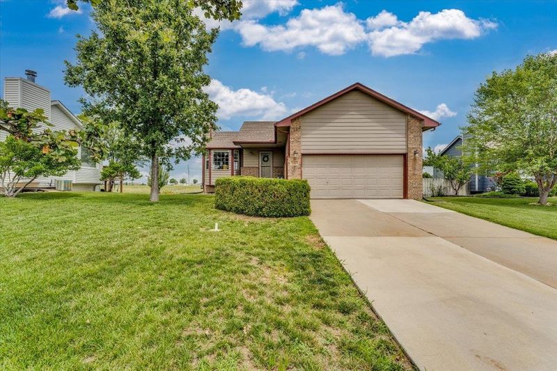 1502 W Browning St, Andover, KS 67002