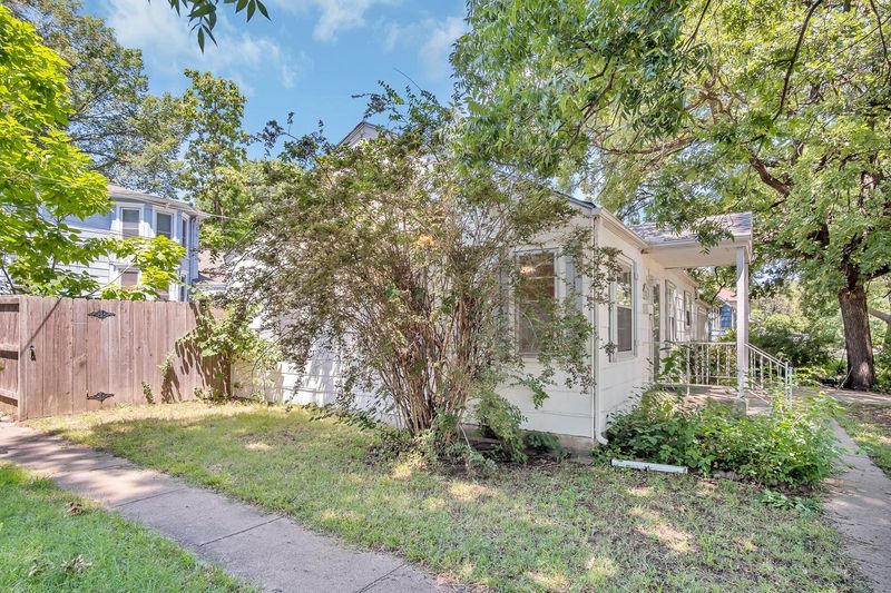 611 Park Pl, Newton, KS 67114