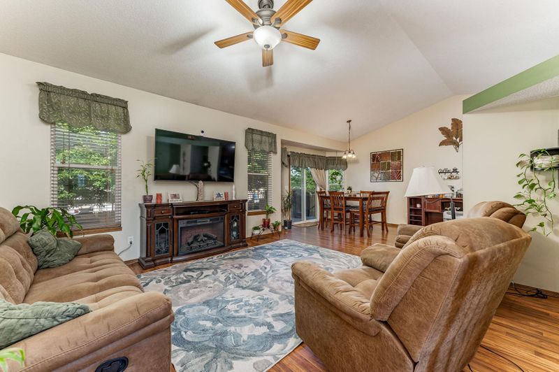 2635 E Sunnyslope Ct, Park City, KS 67219