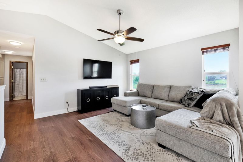 717 S Longbranch Dr, Maize, KS 67101