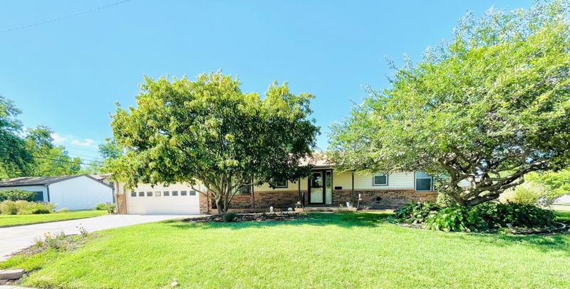 520 E Main St, Valley Center, KS 67147