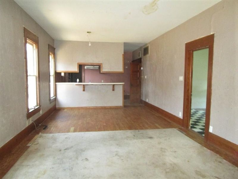 154 S Georgie Ave, Derby, KS 67037