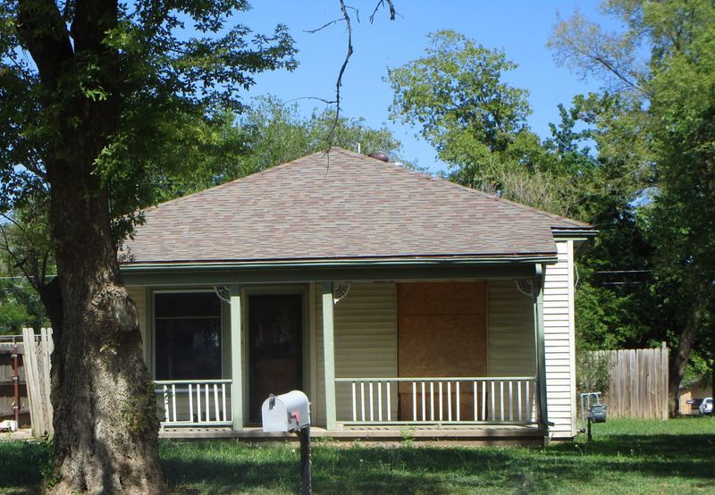 154 S Georgie Ave, Derby, KS 67037