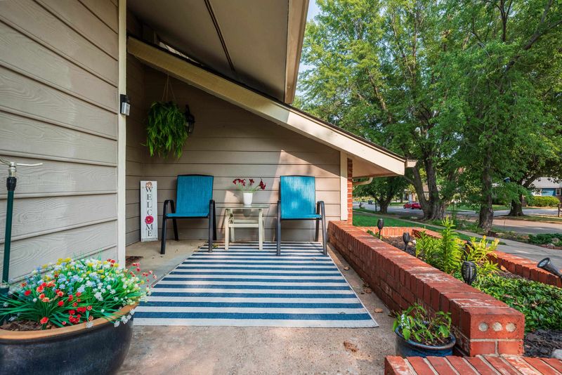 220 Frontier Dr, Mulvane, KS 67110