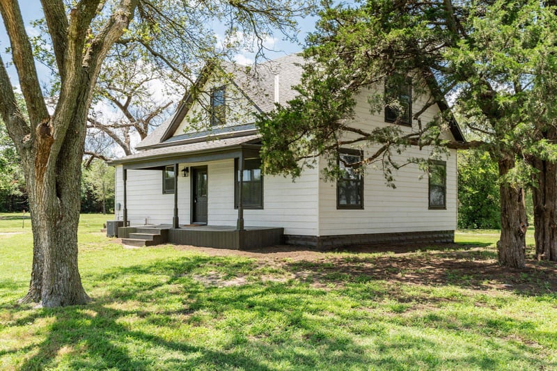 1057 W 90th Ave N, Conway Springs, KS 67031