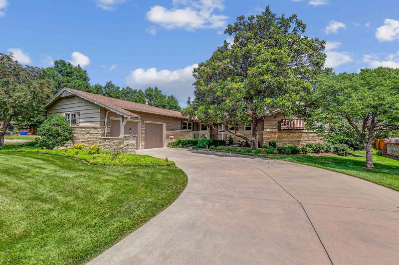 6402 E 11th St N, Wichita, KS 67206