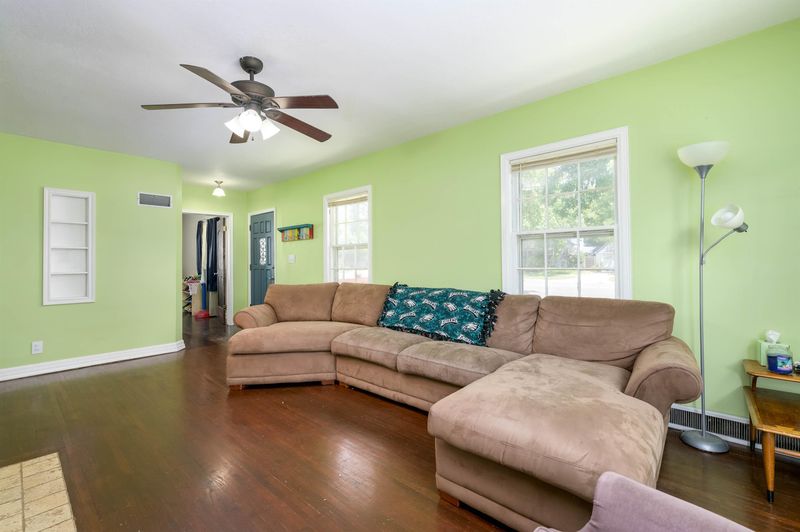 305 S Main St, Newton, KS 67114