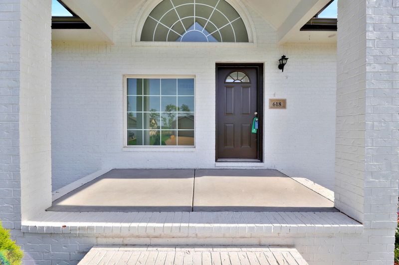 618 E Hedgewood Ct, Andover, KS 67002