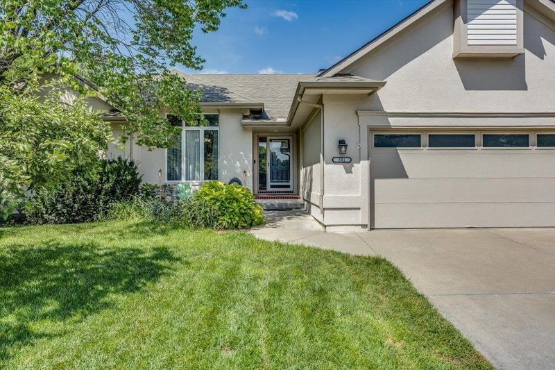 201 Bent Tree Ct, Andover, KS 67002